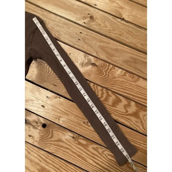 Brandy Melville Ribbed Button Front Top Size Small Women’s Brown - Picture 7 of 7